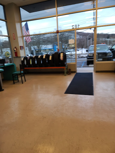 Tire Shop «Mavis Discount Tire», reviews and photos, 186 N Bedford Rd, Mt Kisco, NY 10549, USA