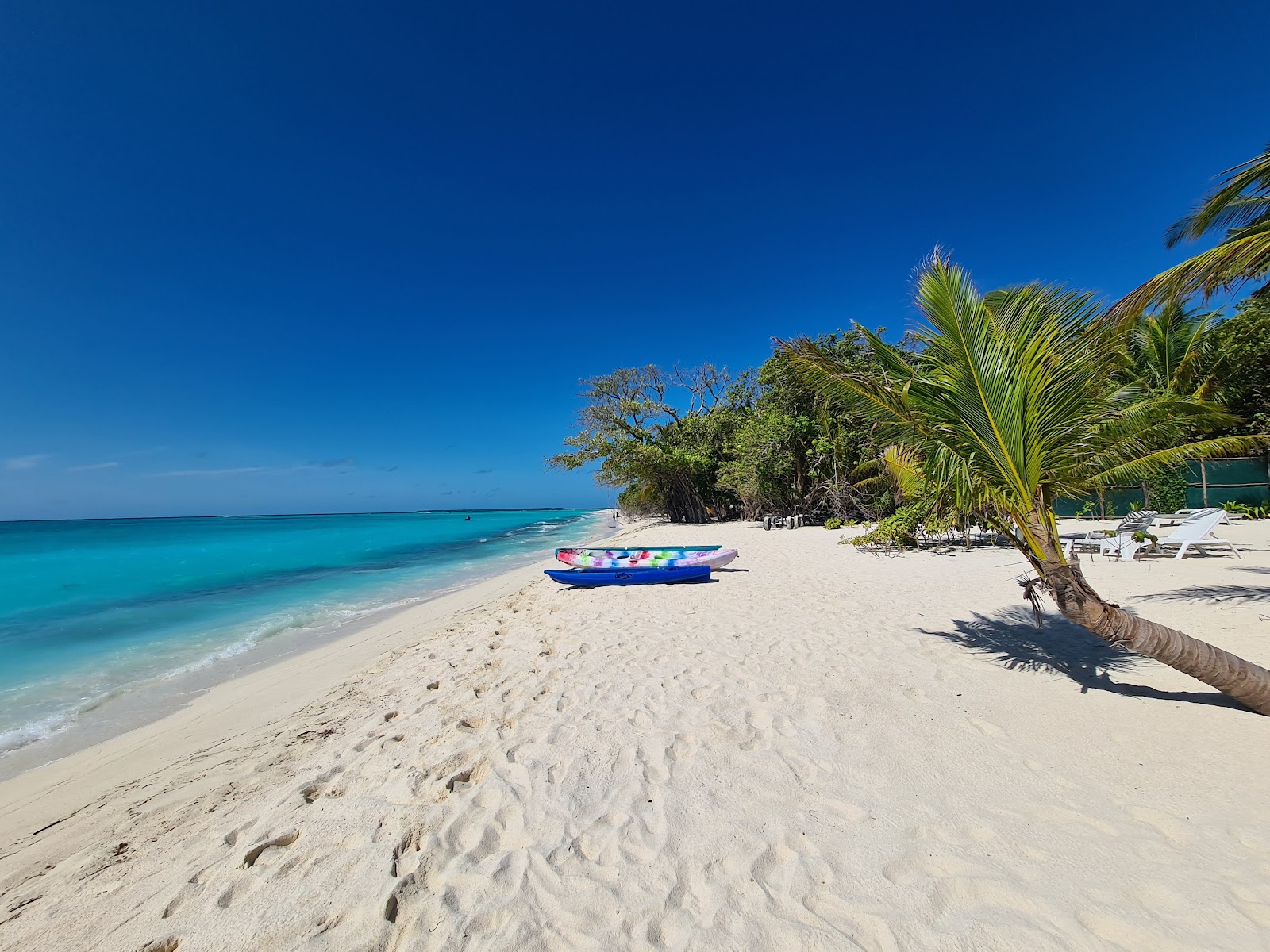 Vashafaru beach的照片 带有白沙表面
