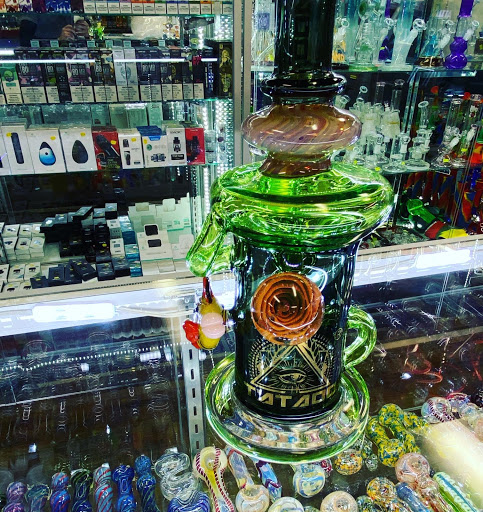 Tobacco Shop «J & J Tobacco», reviews and photos, 3273 Berlin Turnpike, Newington, CT 06111, USA