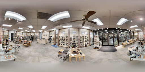 Shoe Store «Shoe Mill», reviews and photos, 8616 SE Sunnyside Rd, Clackamas, OR 97015, USA