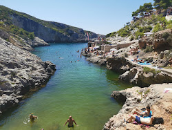 Zdjęcie Porto Limnionas Beach otoczony górami