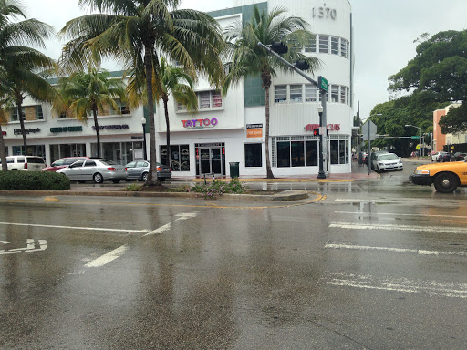 Tattoo Shop «Love Hate Tattoo Studio», reviews and photos, 1360 Washington Ave, Miami Beach, FL 33139, USA