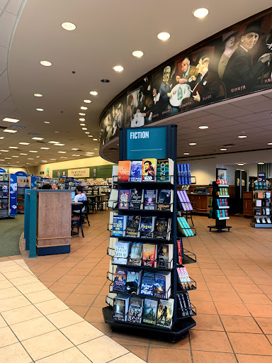 Book Store «Barnes & Noble», reviews and photos, 14790 Greyhound Plaza, Carmel, IN 46032, USA