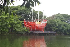 Parque Portugal - Lagoa do Taquaral image