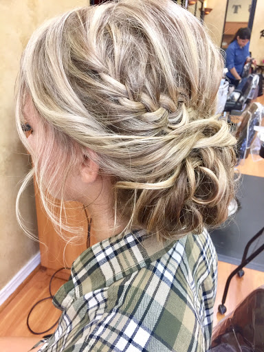 Hair Salon «The Studio Salon», reviews and photos, 1568 Kingwood Dr, Kingwood, TX 77339, USA
