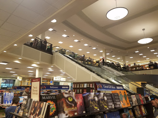 Book Store «Barnes & Noble», reviews and photos, 1430 Plaza Pl, Southlake, TX 76092, USA