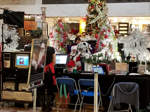 Shopping Mall «Chapel Hill Mall», reviews and photos, 2000 Brittain Rd, Akron, OH 44310, USA