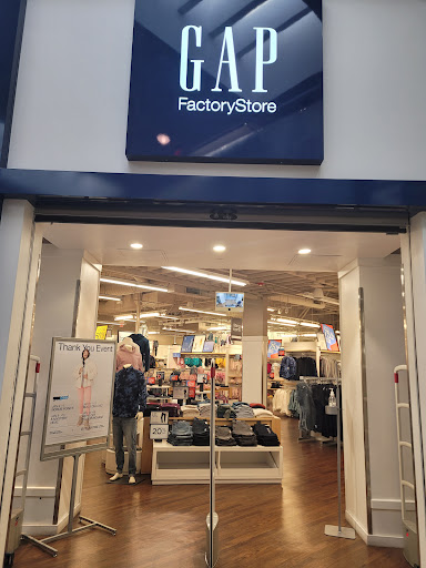 Clothing Store «Gap Outlet», reviews and photos, 1600 Saratoga Ave, San Jose, CA 95129, USA