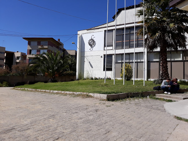 Escuela de Ingeniería Mecánica PUCV - Quilpué