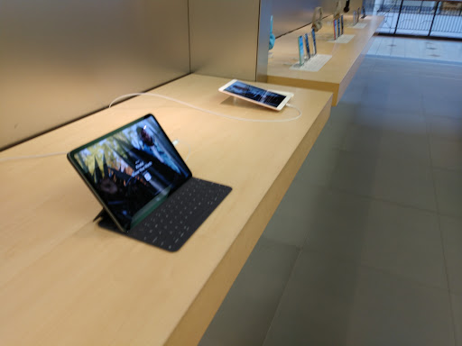 Computer Store «Apple Willow Grove Park», reviews and photos, 2500 W Moreland Rd, Willow Grove, PA 19090, USA