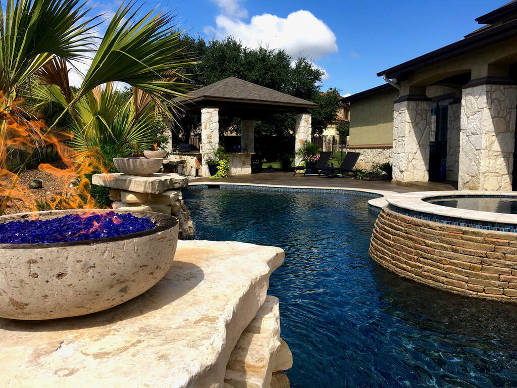 Water Rock Custom Pools & Outdoor Living