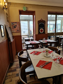 Atmosphère du Restaurant familial Le Trou Normand à Nanterre - n°1