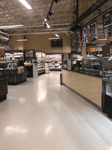Gourmet Grocery Store «Metropolitan Market Magnolia», reviews and photos, 3830 34th Ave W, Seattle, WA 98199, USA