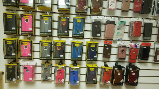 Cell Phone Store «I Phone Plus Repair», reviews and photos, 2500 Bardstown Rd #5, Louisville, KY 40205, USA