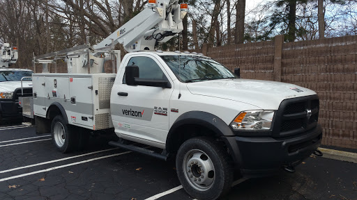 Shipping and Mailing Service «FedEx Ship Center», reviews and photos, 21600 Melrose Ave, Southfield, MI 48075, USA