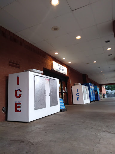 Grocery Store «United Supermarkets», reviews and photos, 311 S Ave D, Burkburnett, TX 76354, USA