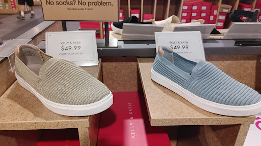 Shoe Store «DSW Designer Shoe Warehouse», reviews and photos, 3530 Stevens Creek Blvd, San Jose, CA 95117, USA