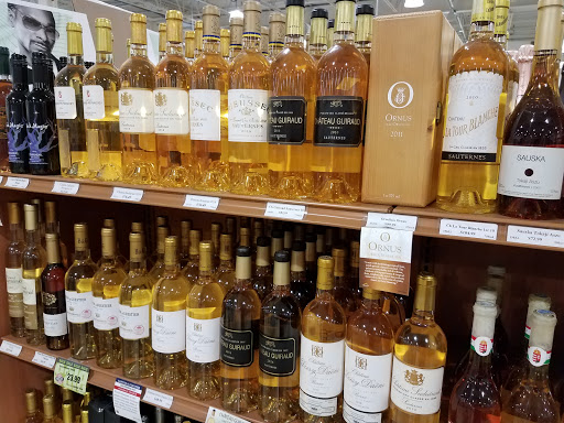 State Liquor Store «NH Liquor & Wine Outlet», reviews and photos, 294 Daniel Webster Hwy, Nashua, NH 03060, USA