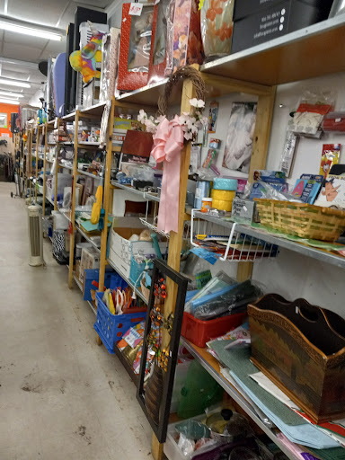 Thrift Store «JUNK 4 UR TRUNK THRIFT STORE», reviews and photos, 5494 New Jesup Hwy, Brunswick, GA 31523, USA