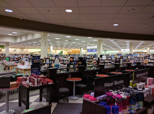 Book Store «Barnes & Noble», reviews and photos, 9605 Village Pl Blvd, Brighton, MI 48116, USA