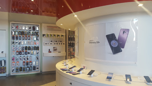 Cell Phone Store «Verizon Wireless, Ping Cellular», reviews and photos, 59 NY-59 #126, Monsey, NY 10952, USA