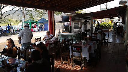 Asados Mi Casita - El Peñol-Guatapé #26-5, Guatape, Guatapé, Antioquia, Colombia