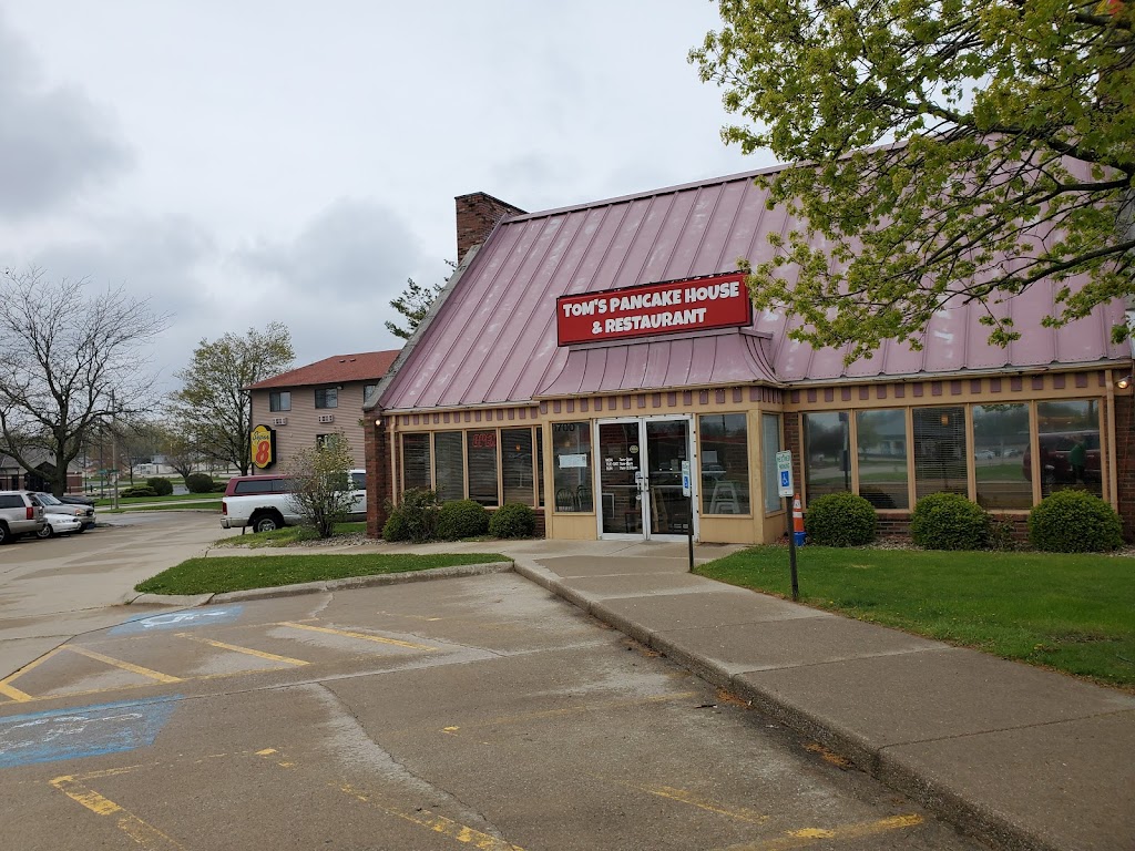 Uncle Tom's Pancake House 61761