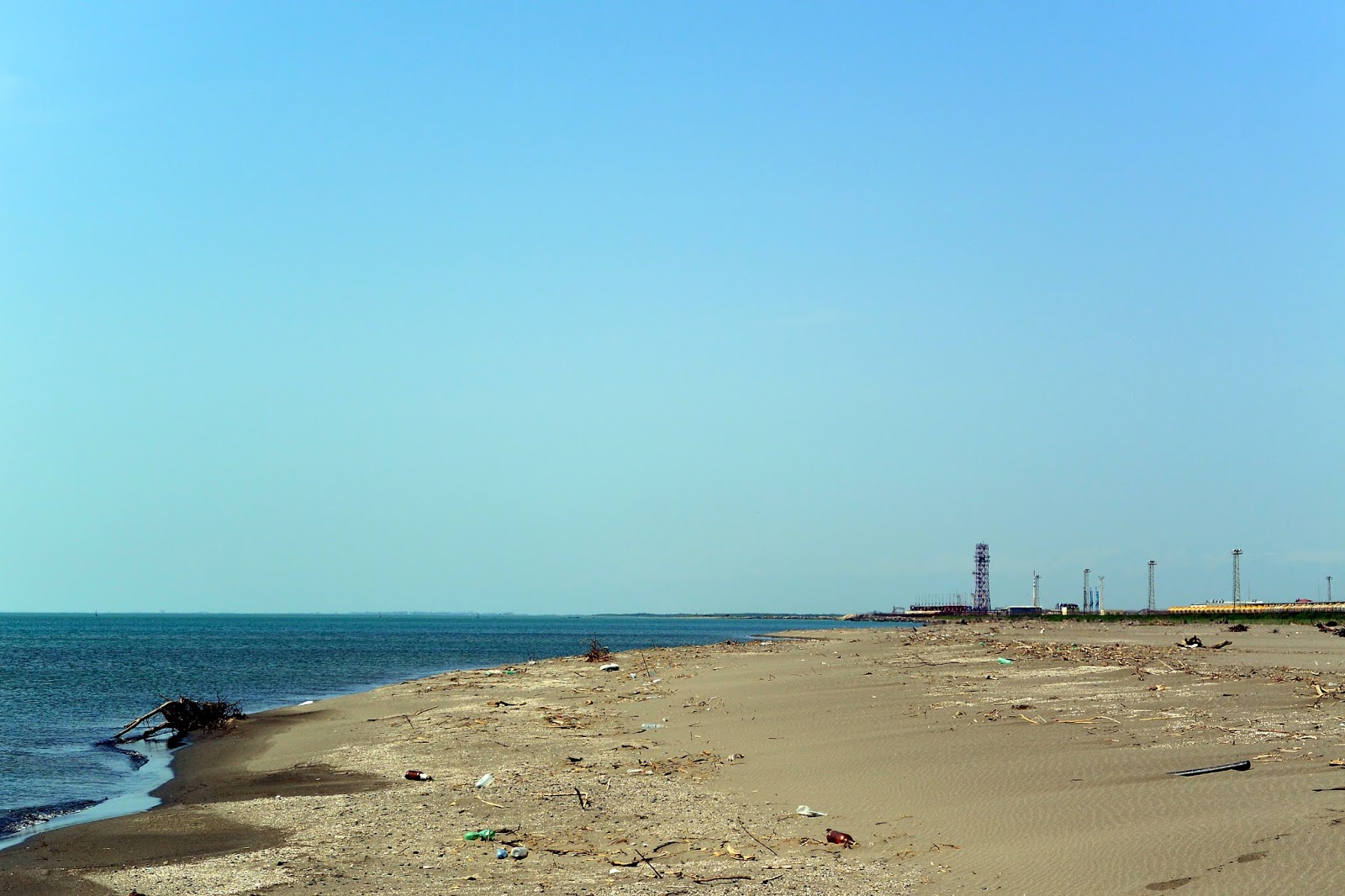 Foto de Kulevi beach com areia brilhante superfície