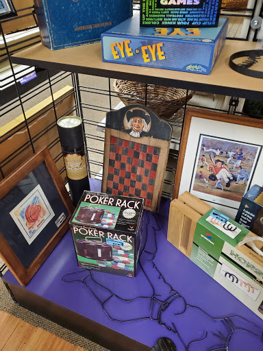 Used Furniture Store «New Uses», reviews and photos, 1701 N Larkin Ave, Crest Hill, IL 60403, USA