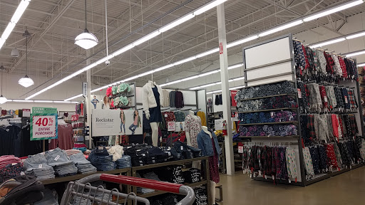 Clothing Store «Old Navy», reviews and photos, 1825 N Pebble Creek Pkwy, Goodyear, AZ 85395, USA