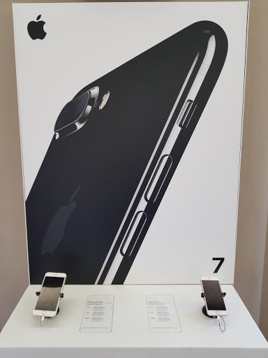 Cell Phone Store «Verizon Wireless - College Point», reviews and photos, 132-07 14th Ave, College Point, NY 11356, USA