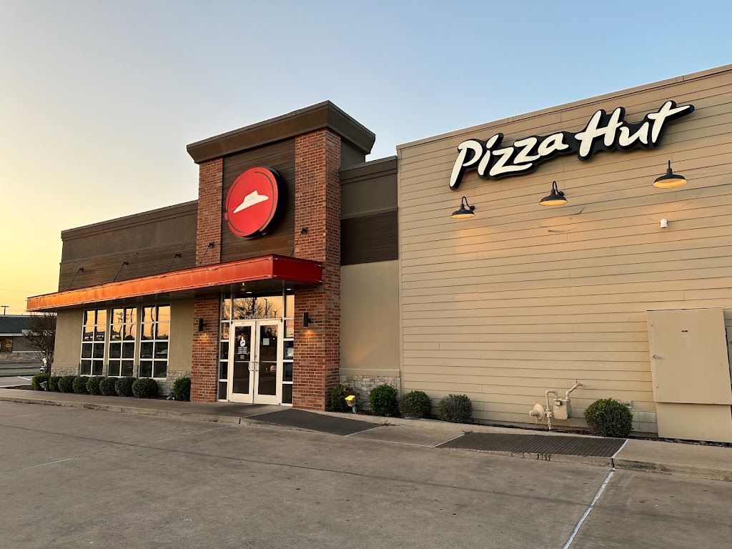 Pizza Hut 77437