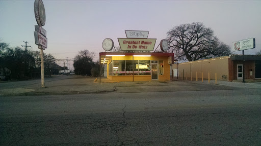 Donut Shop «Shipley Do-Nuts», reviews and photos, 501 E Abram St, Arlington, TX 76010, USA