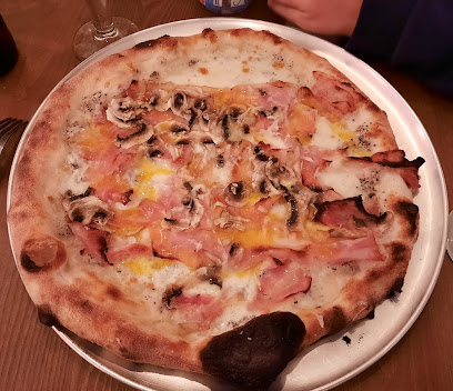 Pati pizza - Carrer del Bisbe Morgades, 9, 17500 Ripoll, Girona, Spain