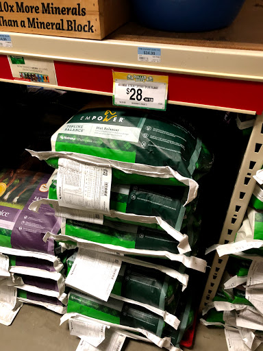 Home Improvement Store «Tractor Supply Co.», reviews and photos, 176 Finley Rd, Belle Vernon, PA 15012, USA