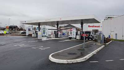 Station Service Carrefour - Thiers à Thiers