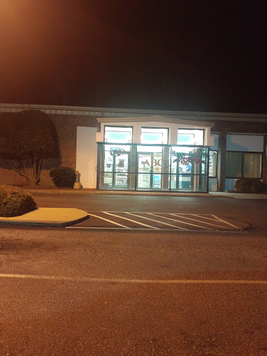 Liquor Store «Hendersonville ABC Store», reviews and photos, 205 S Church St, Hendersonville, NC 28792, USA