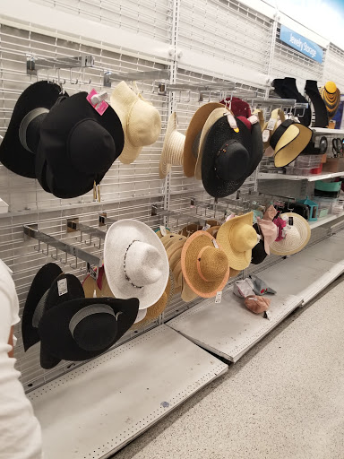 Clothing Store «Ross Dress for Less», reviews and photos, 20519 S Dixie Hwy, Cutler Bay, FL 33189, USA