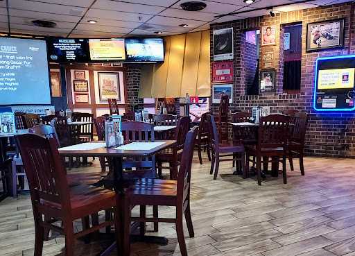 Restaurant «Stadium Sports Club & Pizza», reviews and photos, 4015 W Algonquin Rd, Rolling Meadows, IL 60008, USA