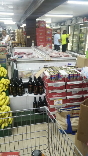 Supermarket «Rey Chavez Distributors Corporation», reviews and photos, 780 W 17th St, Hialeah, FL 33010, USA
