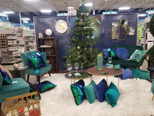 Shopping Mall «Riverdale Plaza Shopping Center», reviews and photos, 1044 W Mercury Blvd, Hampton, VA 23666, USA