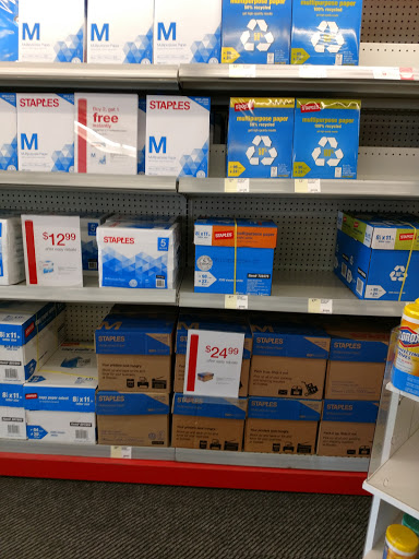 Office Supply Store «Staples», reviews and photos, 755 Lancaster Ave, Bryn Mawr, PA 19010, USA