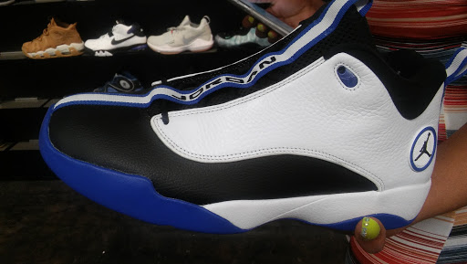 Shopping Mall «Eagledale Plaza Shopping Center», reviews and photos, 2802 Lafayette Rd, Indianapolis, IN 46222, USA