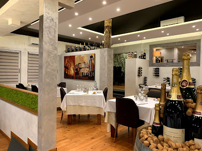 Roma Restaurant & Hotel - Montée de Louis (en face du Consulat du Ghana, Libreville, Gabon