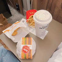 Plats et boissons du Restaurant de hamburgers McDonald's Paris Rue Du Depart - n°4