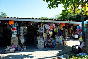 Mercado de artesanias image