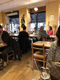 Atmosphère du Restaurant servant le petit-déjeuner Le Pain Quotidien à Paris - n°20