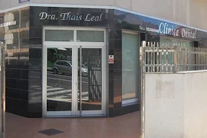 dental clinic in Santa Cruz de Tenerife. Dra. Thais Leal image