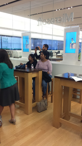 Computer Store «Microsoft Store», reviews and photos, 5015 Westheimer Rd A2421, Houston, TX 77056, USA