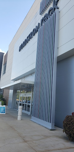 Department Store «Nordstrom Rack at The Block Northway», reviews and photos, 8031 McKnight Rd, Pittsburgh, PA 15237, USA